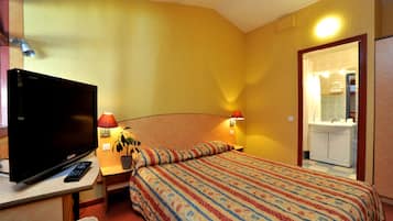 Escrivaninha, ferros/tábuas de passar roupa, berços grátis