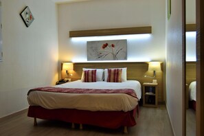 Soundproofing, free WiFi, alarm clocks - Kyriad Carentan (Carentan les Marais)