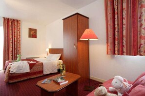 Soundproofing, free WiFi, alarm clocks