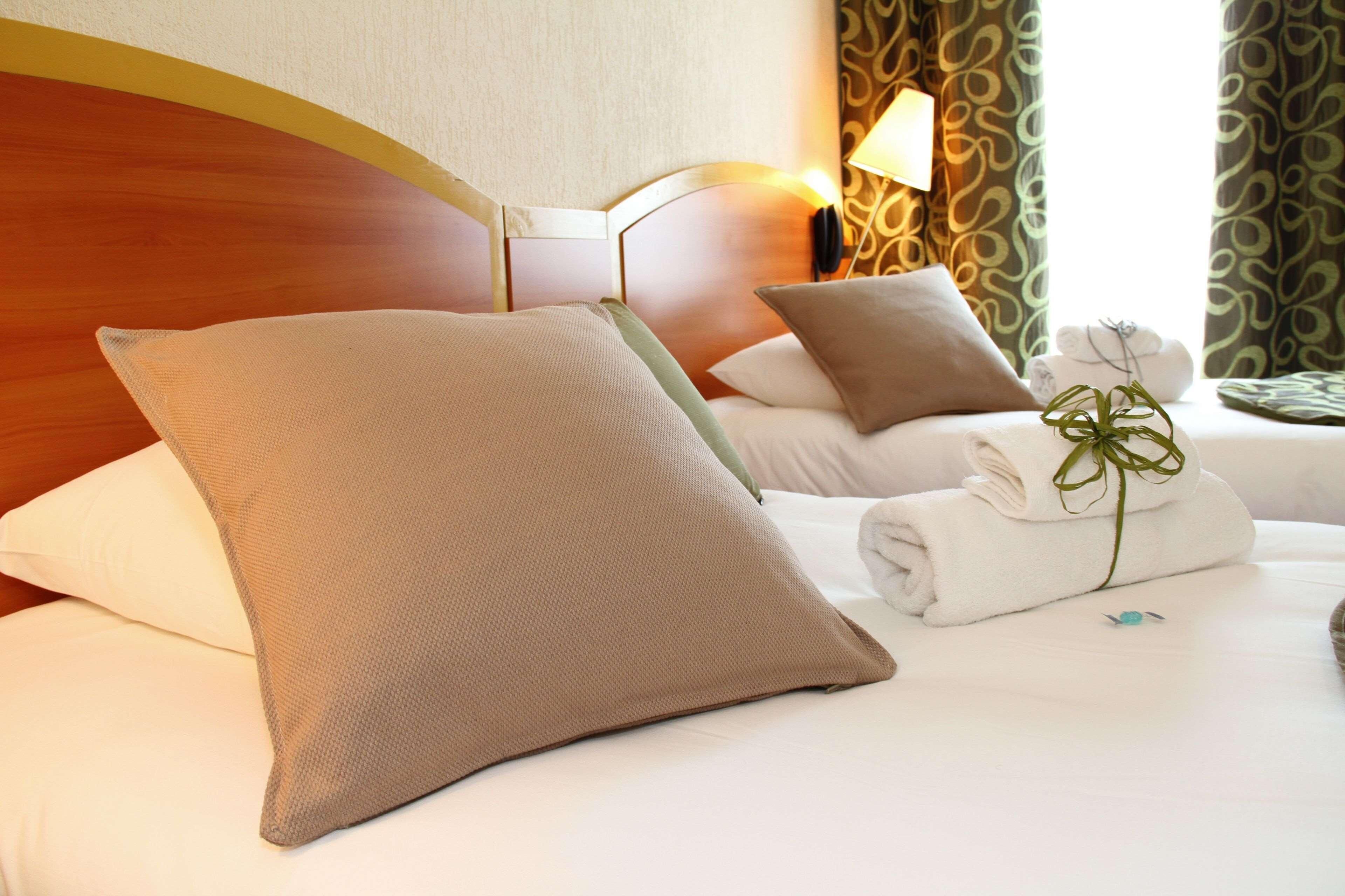 Chambres insonorisées, Internet, réveils