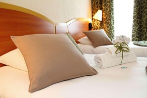 Soundproofing, Internet, alarm clocks - Kyriad Lamballe (Lamballe)