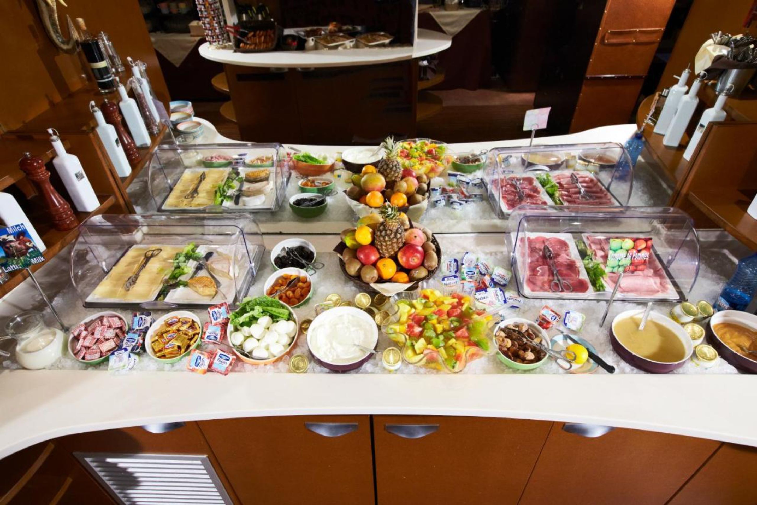Café da manhã com buffet todos os dias mediante uma taxa