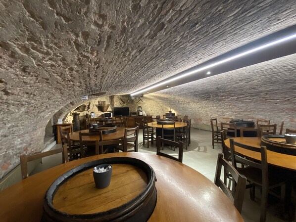 Daily buffet breakfast (EUR 13 per person) - Kyriad Chalon sur Saone Centre (Chalon-sur-Saone)