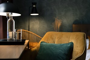Ylelliset vuodevaatteet, untuvapeitot, memory foam -patjalliset sängyt