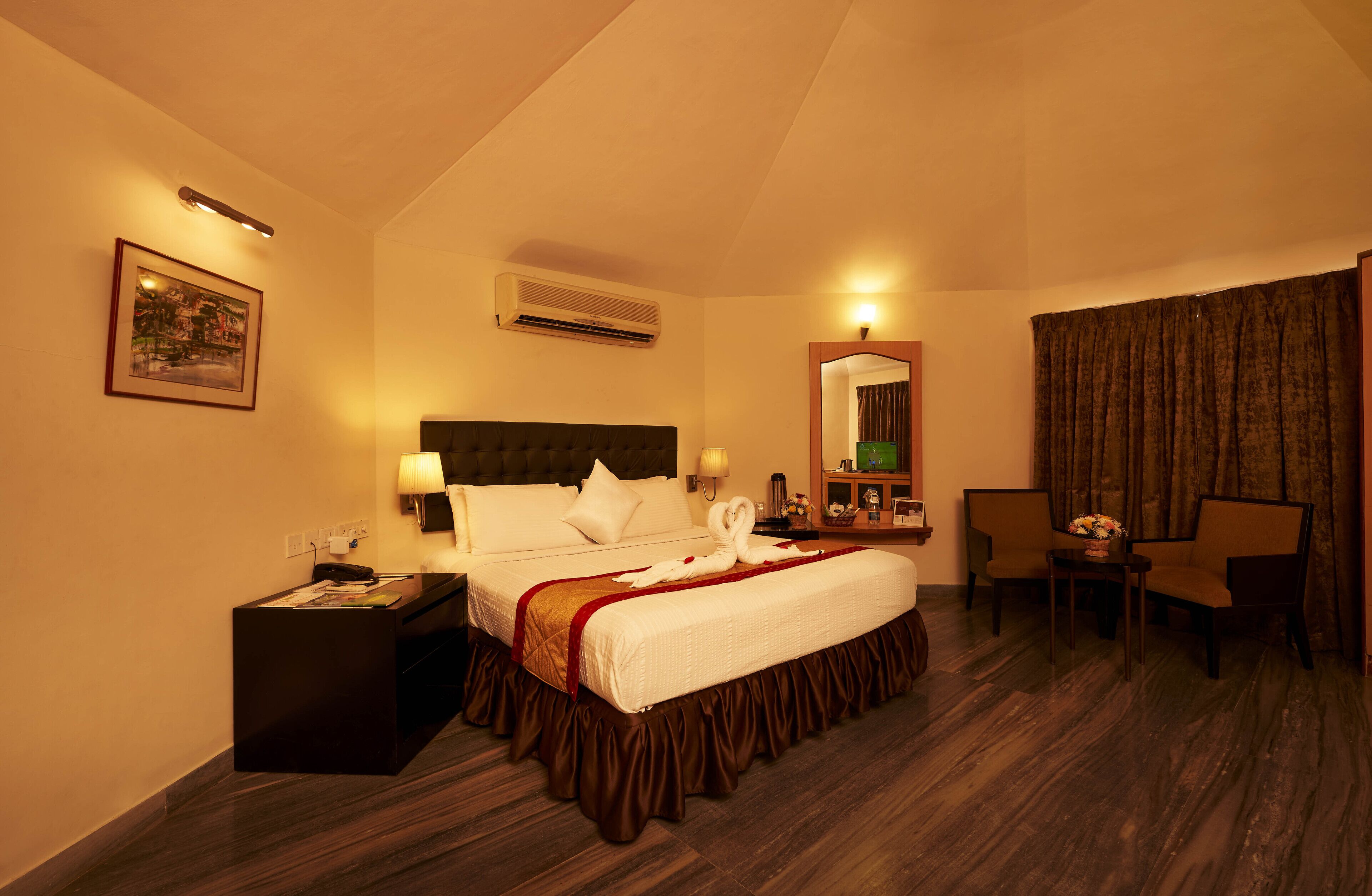 Deluxe Double or Twin Room | Premium bedding, in-room safe, soundproofing, iron/ironing board