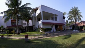 Unclassified image, 2 of 17, button - MGM Eastwoods (Chennai)