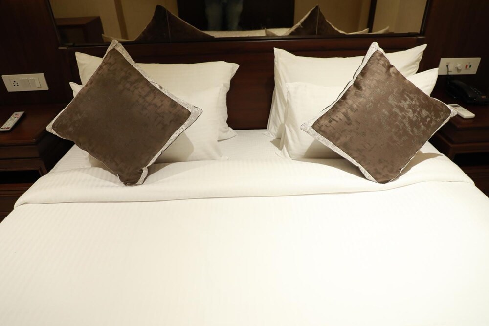 Hotel Golden Tower by null