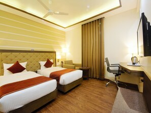 Standard Double or Twin Room, Private Bathroom | In-room safe, desk, free WiFi
