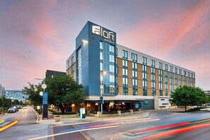 Exterior - Aloft Austin at The Domain (Austin)