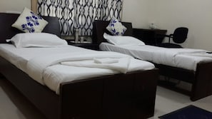 Deluxe Room | Premium bedding, blackout curtains, rollaway beds, free WiFi