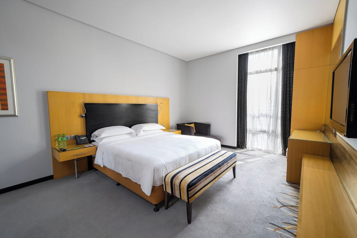 1 habitación, ropa de cama hipoalergénica, minibar y escritorio