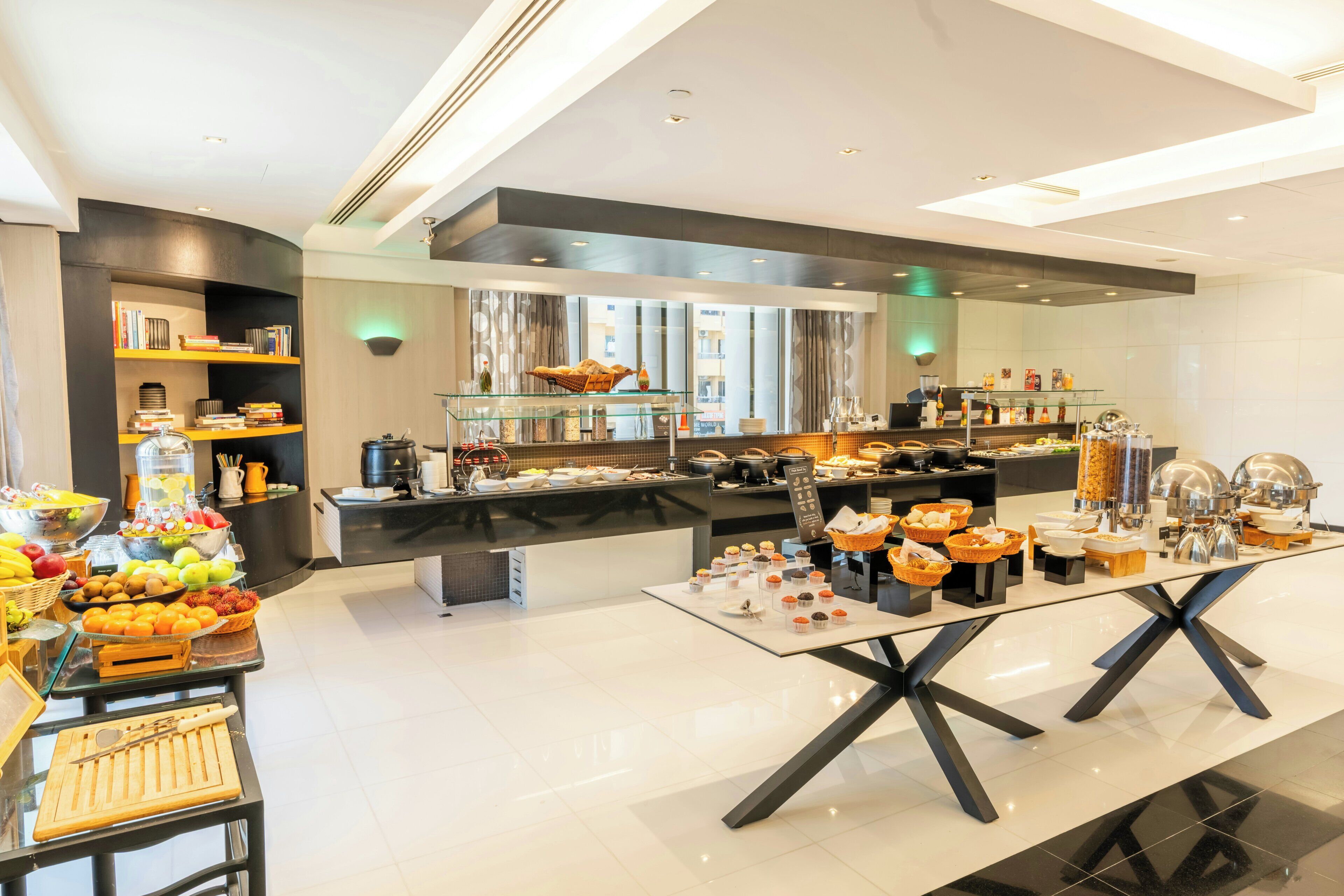 S'hi serveixen esmorzars 
