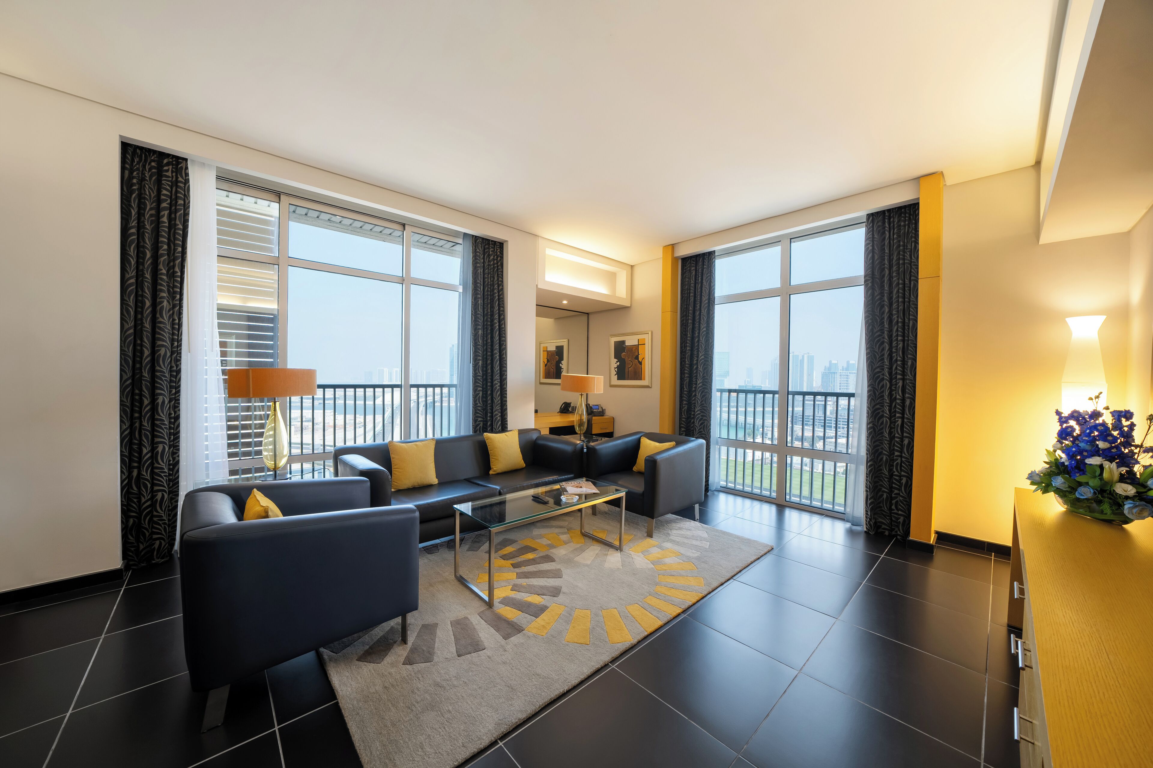 Hypoallergeen beddengoed, een minibar, een bureau, een laptopwerkplek