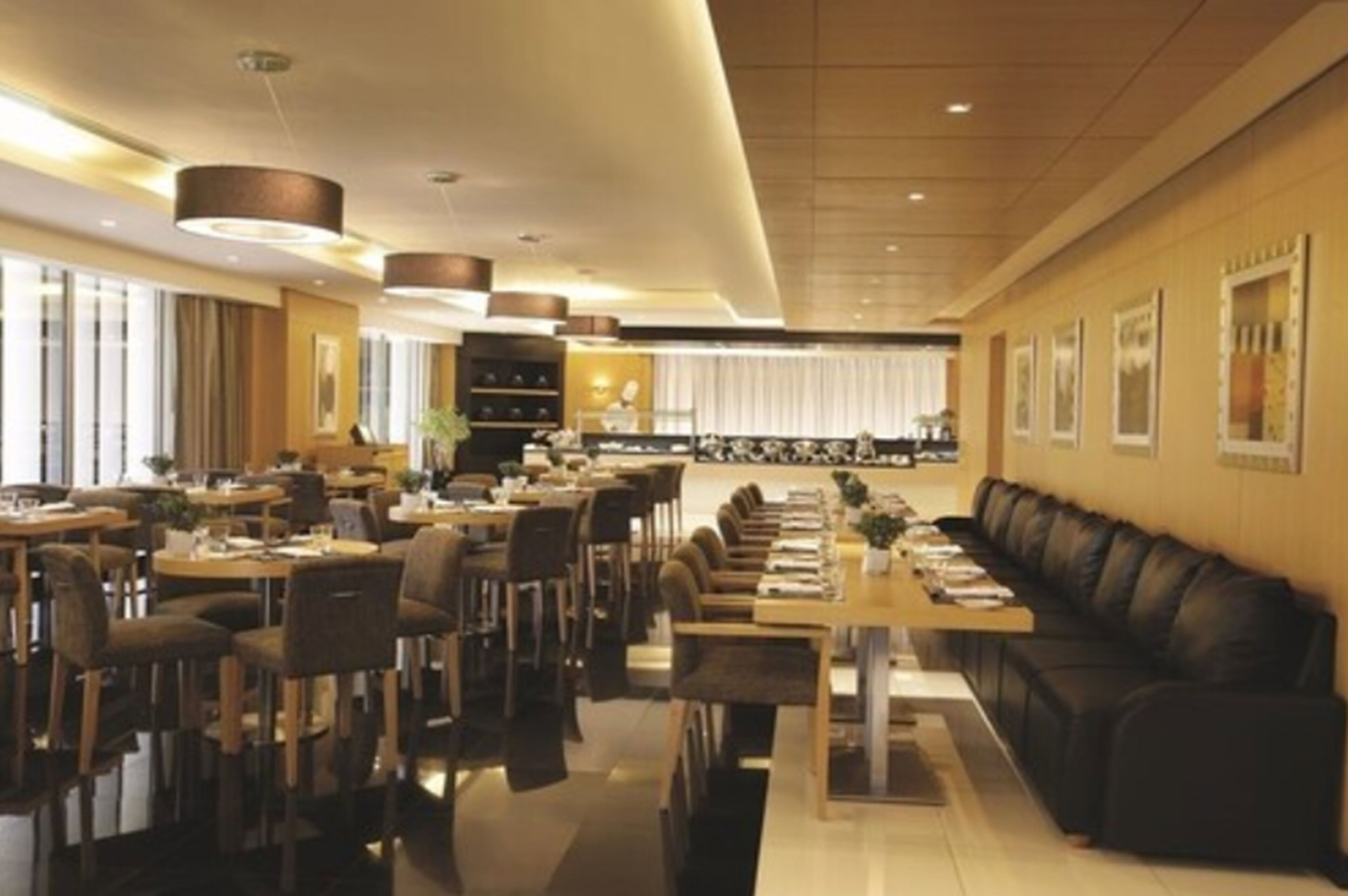 Daily buffet breakfast (AED 89 per person)