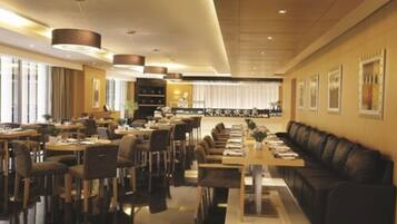 Daily buffet breakfast (AED 89 per person)
