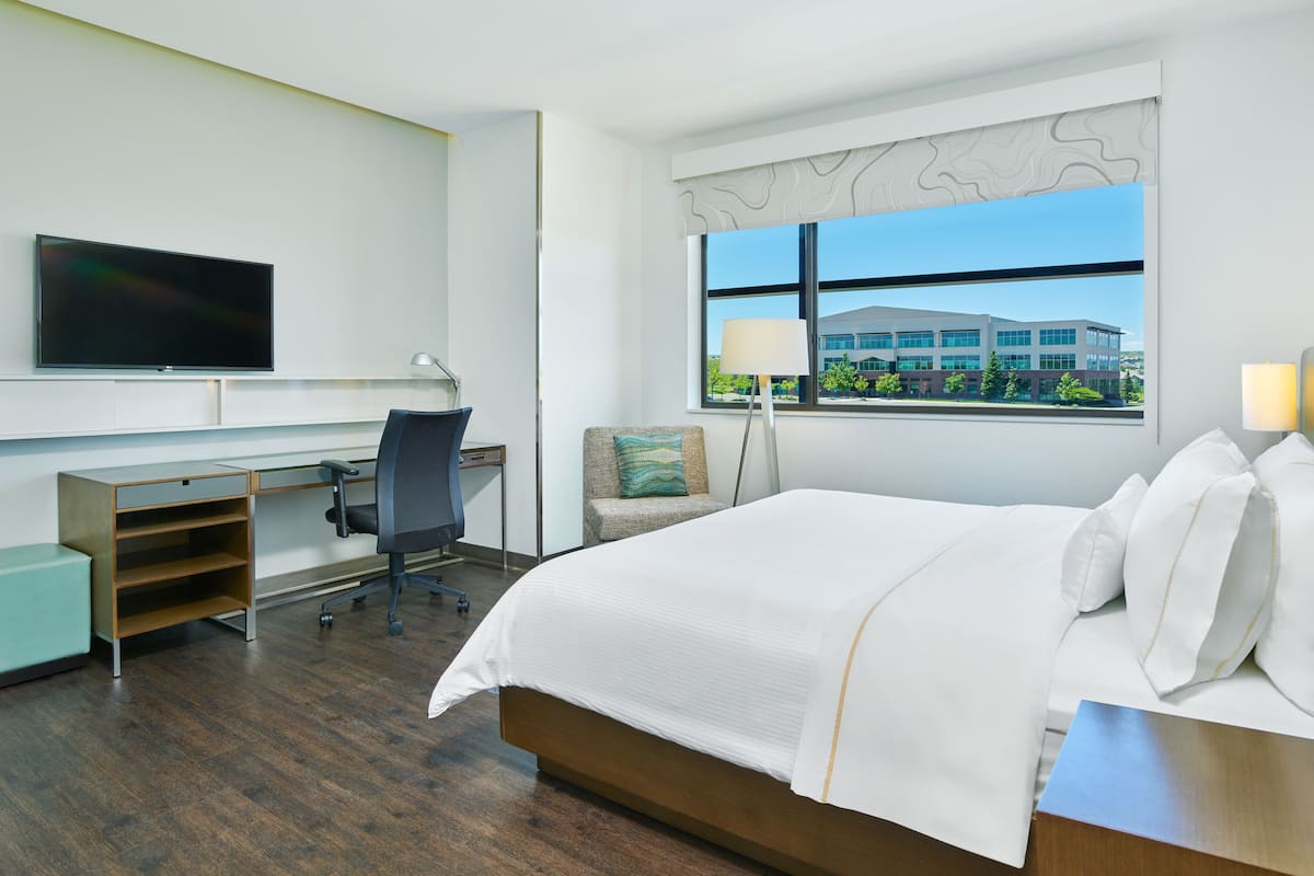 1 bedroom, in-room safe, desk, free wifi