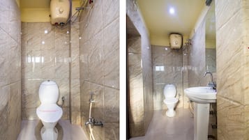 Deluxe Double Room | Bathroom | Shower, free toiletries, towels