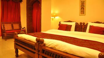 Kamar Standar | Seprai katun Mesir, seprai premium, dan didekorasi berbeda-beda