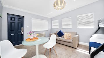 One Bedroom Queen Suite | 1 bedroom, Egyptian cotton sheets, premium bedding, iron/ironing board