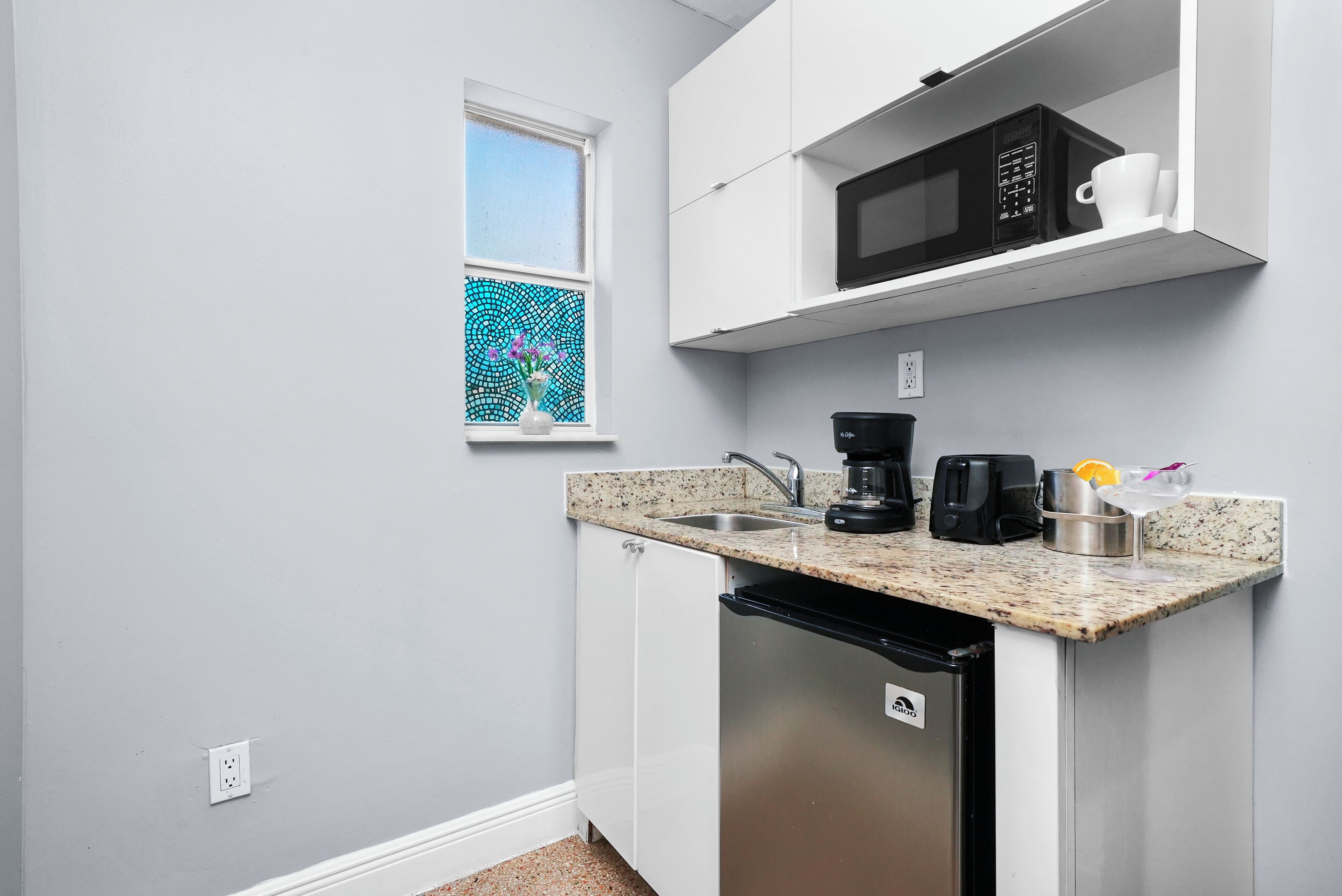 Photo - Hollywood Beach Suites and Hotel