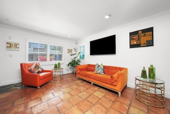 Sitting area in hotel lobby at Hollywood Beach Suites