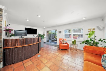 Hotel entrance and lobby at Hollywood Beach Suites