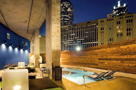 Outdoor pool. Aloft Dallas Downtown