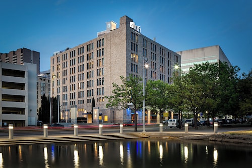 Aloft by Marriott Dallas Downtown