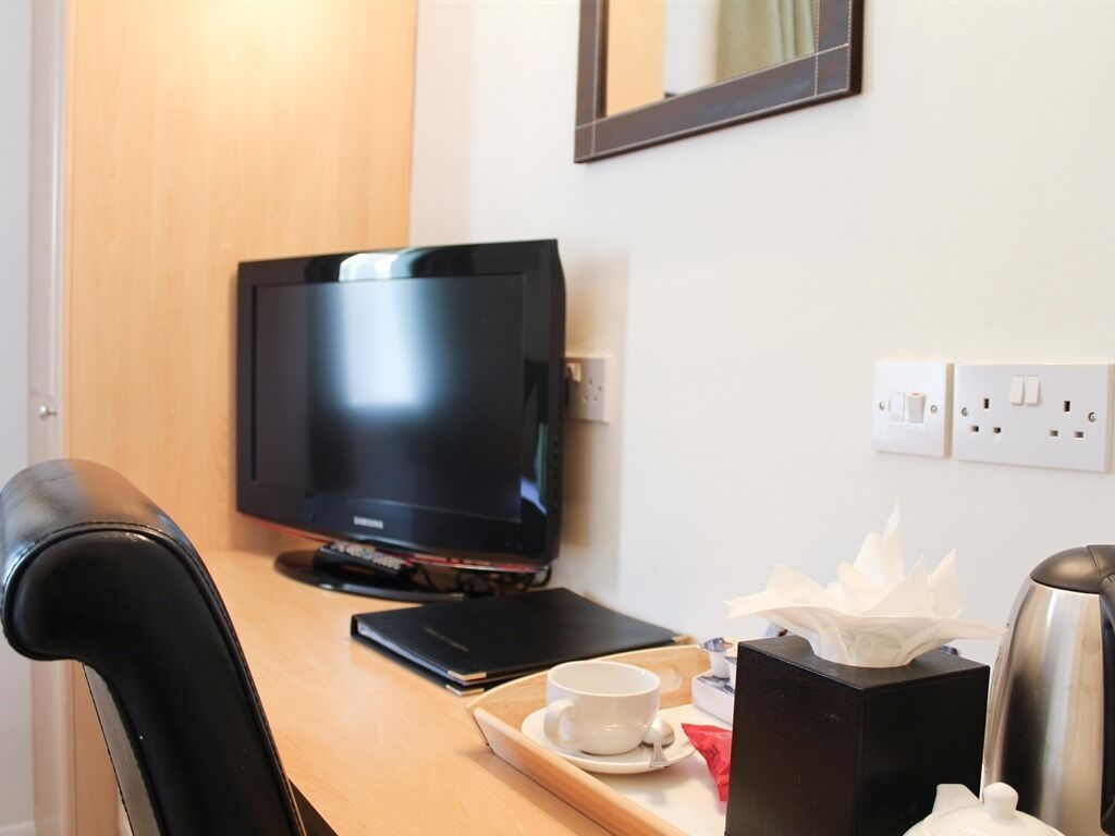 standard single room, ensuite | desk, free wifi, bed sheets