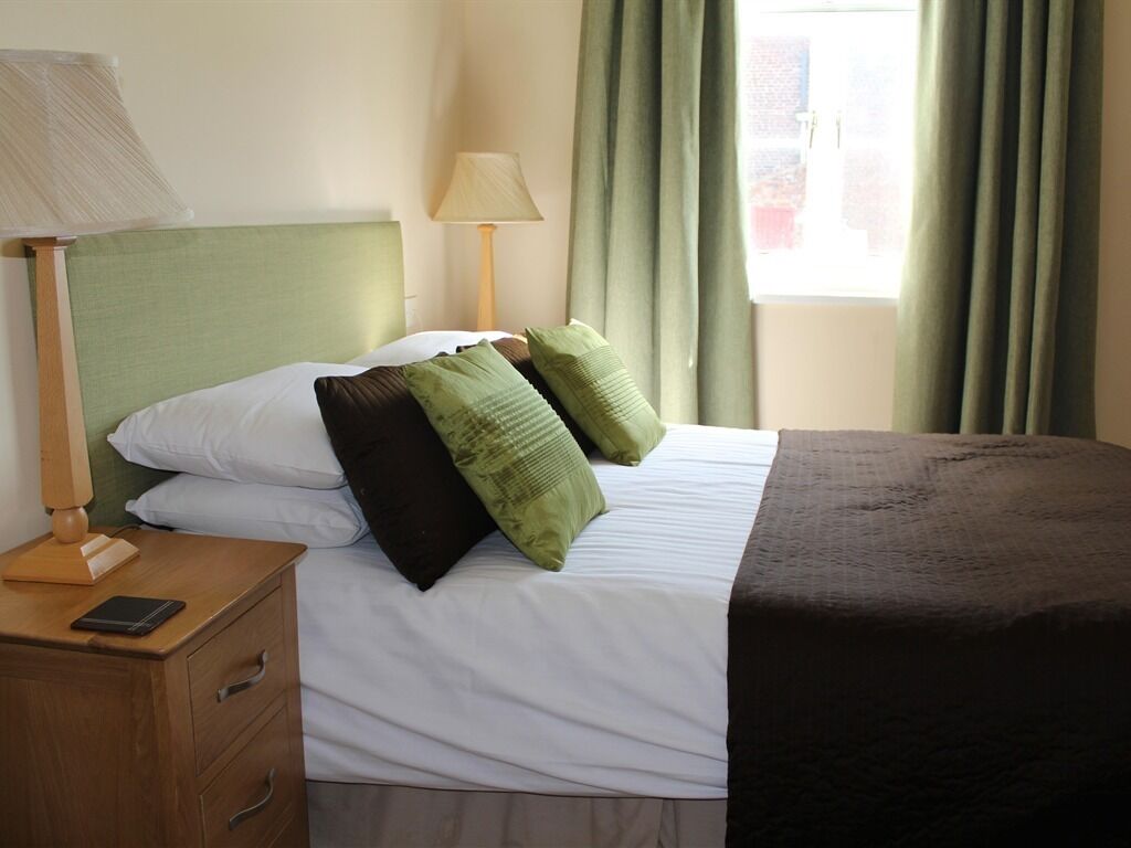 standard double room, ensuite | desk, free wifi, bed sheets