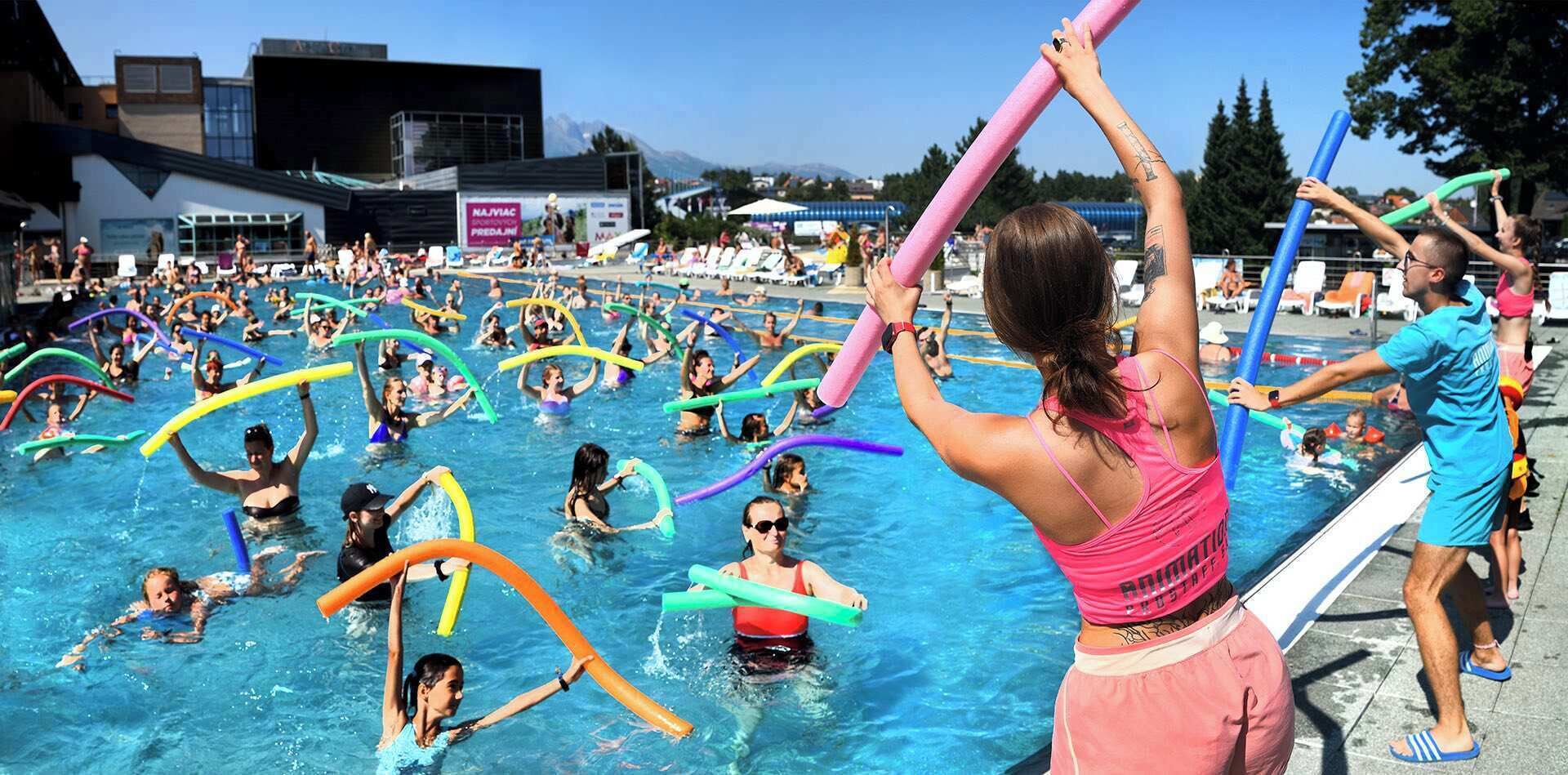 4 piscinas cubiertas, 3 piscinas al aire libre, tumbonas