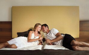 Hypo-allergenic bedding, minibar, in-room safe, desk - Hotel AquaCity Mountain View (Poprad)