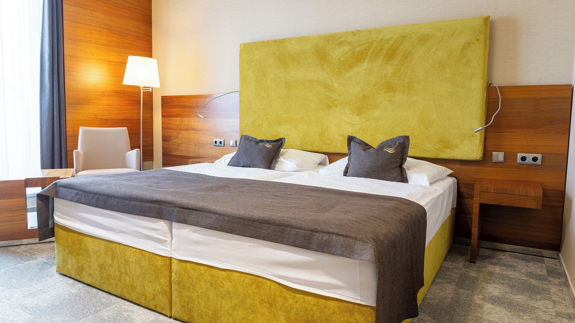 deluxe apartment | 1 bedroom, hypo-allergenic bedding, minibar, in-room safe