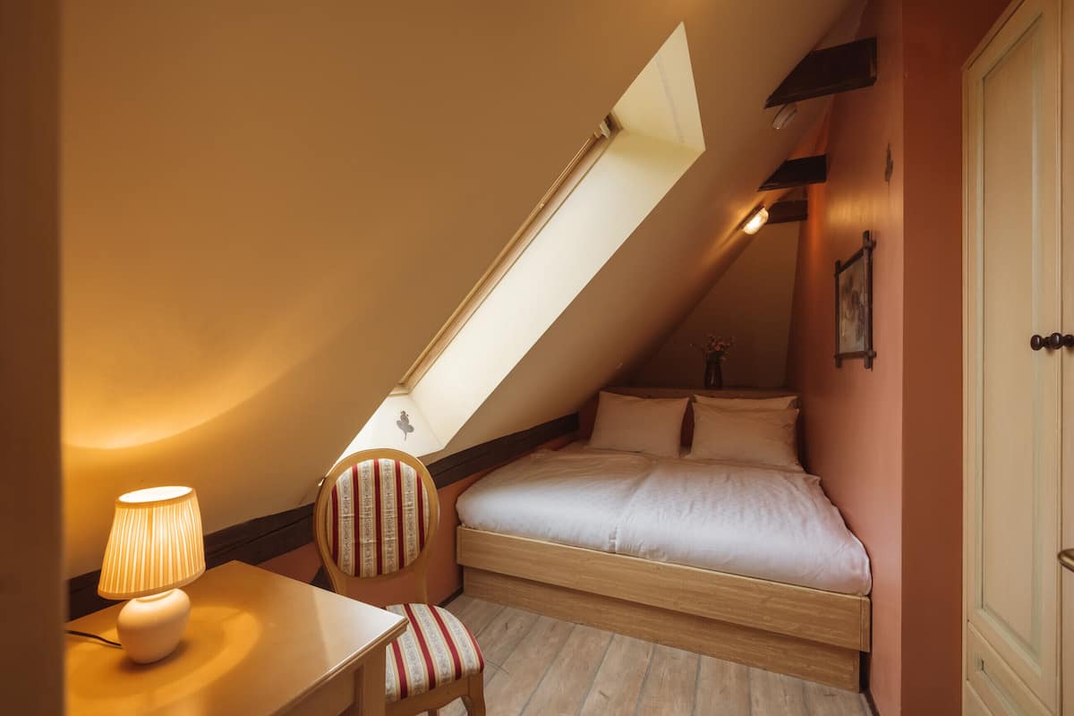 superior suite | desk, free wifi, bed sheets