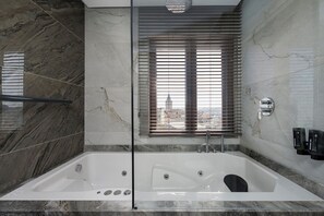 King suite | Bathroom | Free toiletries, hair dryer, slippers, towels - Continental Hotel Pera (Istanbul)