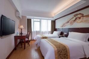 Premium bedding, minibar, in-room safe, individually decorated - Vienna Hotel (San Yan Li Guangzhou) (Guangzhou)