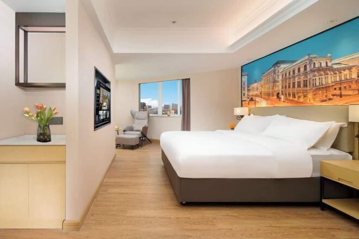Premium bedding, minibar, in-room safe, individually decorated