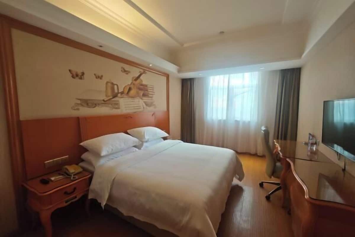 Premium bedding, minibar, in-room safe, individually decorated