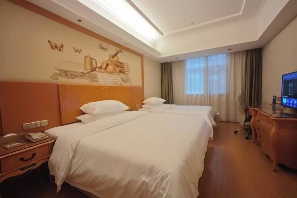 Premium bedding, minibar, in-room safe, individually decorated