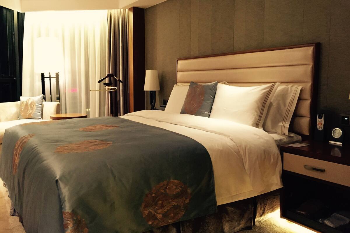 Suite – executive | Sengetøy av topp kvalitet, minibar, safe på rommet og skrivebord