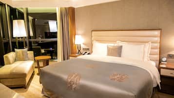 Deluxe Suite | Premium bedding, minibar, in-room safe, desk