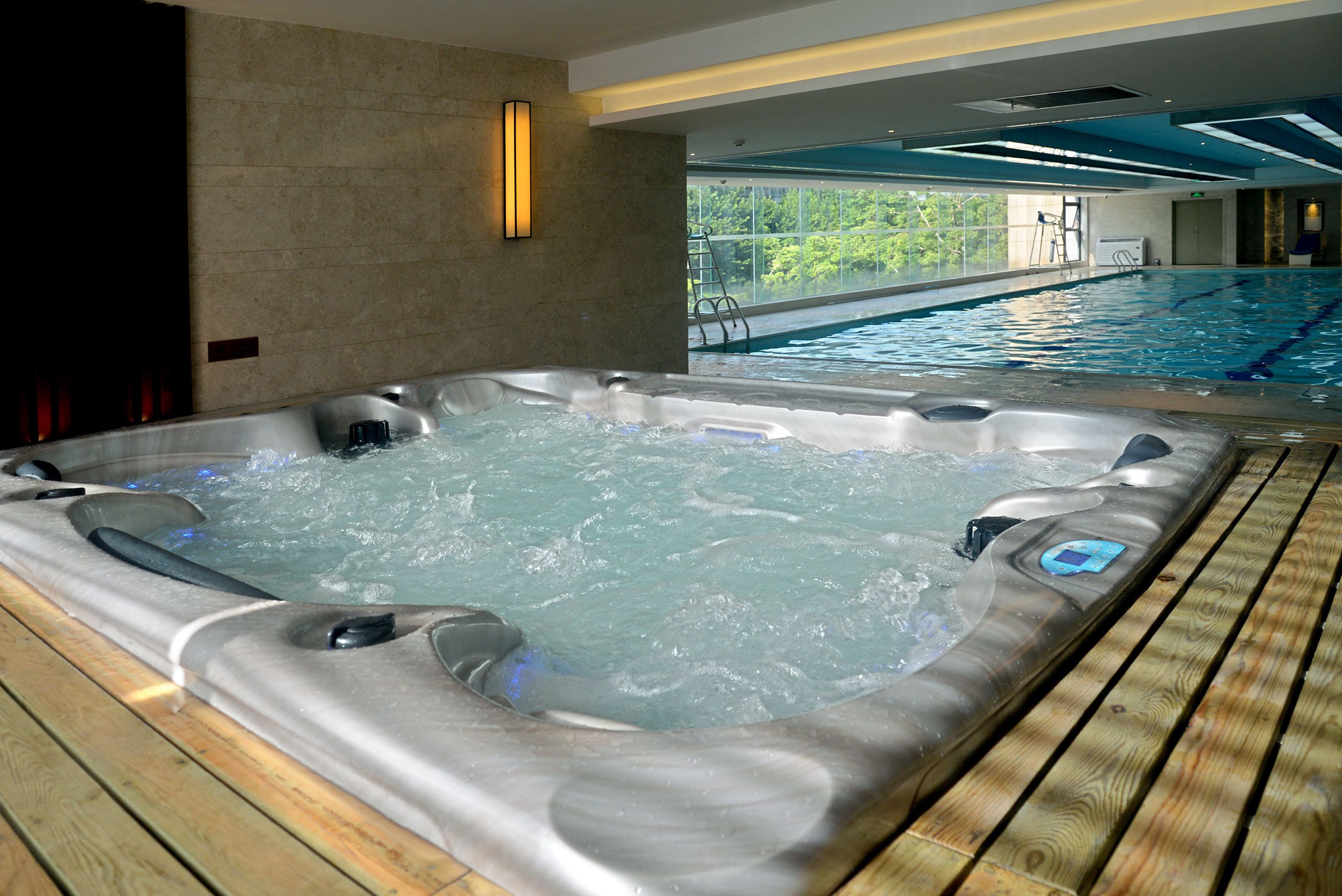 indoor spa tub