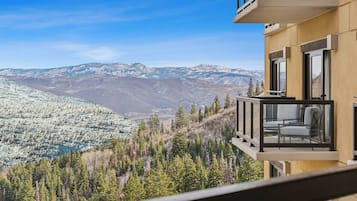 Habitación Deluxe, 2 camas Queen size, vista al valle | Sábanas de algodón egipcio, ropa de cama de alta calidad y edredón