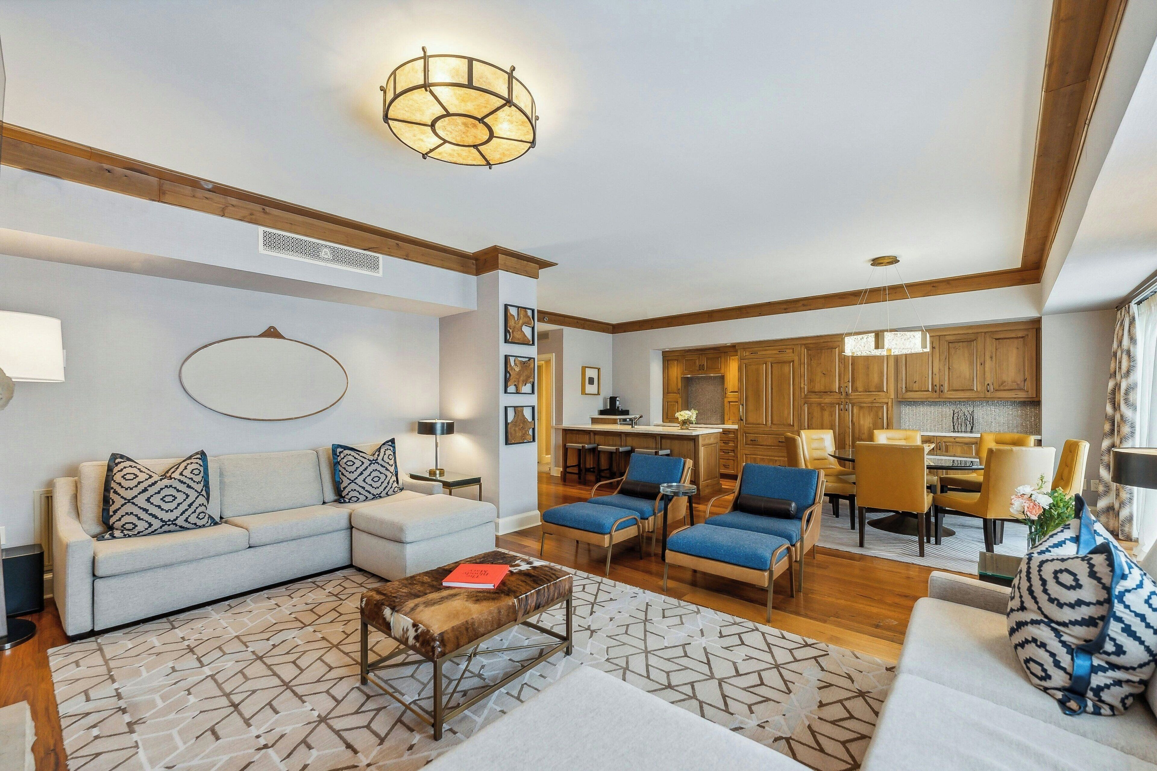 行政套房, 1 张特大床和 1 张沙发床, 山谷景观 | 埃及棉床单、高档床上用品、羽绒被、加厚床垫