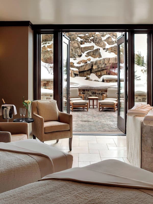 Couples treatment rooms, sauna, hot tub, steam room, Turkish bath