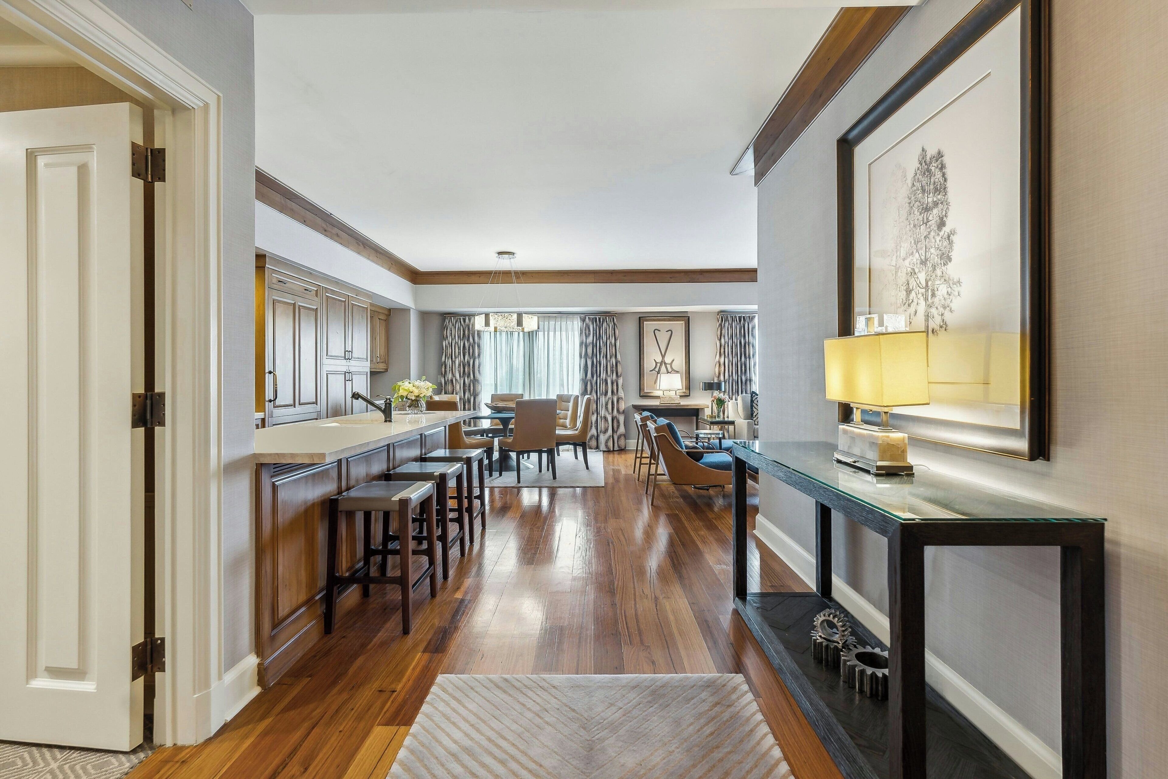 executive suite, 1 king bed, balcony, valley view | egyptian cotton sheets, premium bedding, down duvets, pillow-top beds