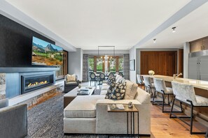 Rom, 2 soverom, balkong | Sengetøy i egyptisk bomull, sengetøy av topp kvalitet og dundyner