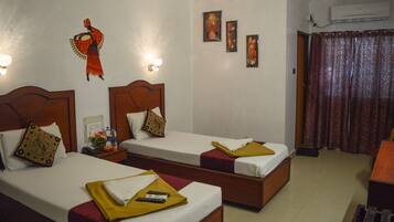 Rollaway beds, free WiFi