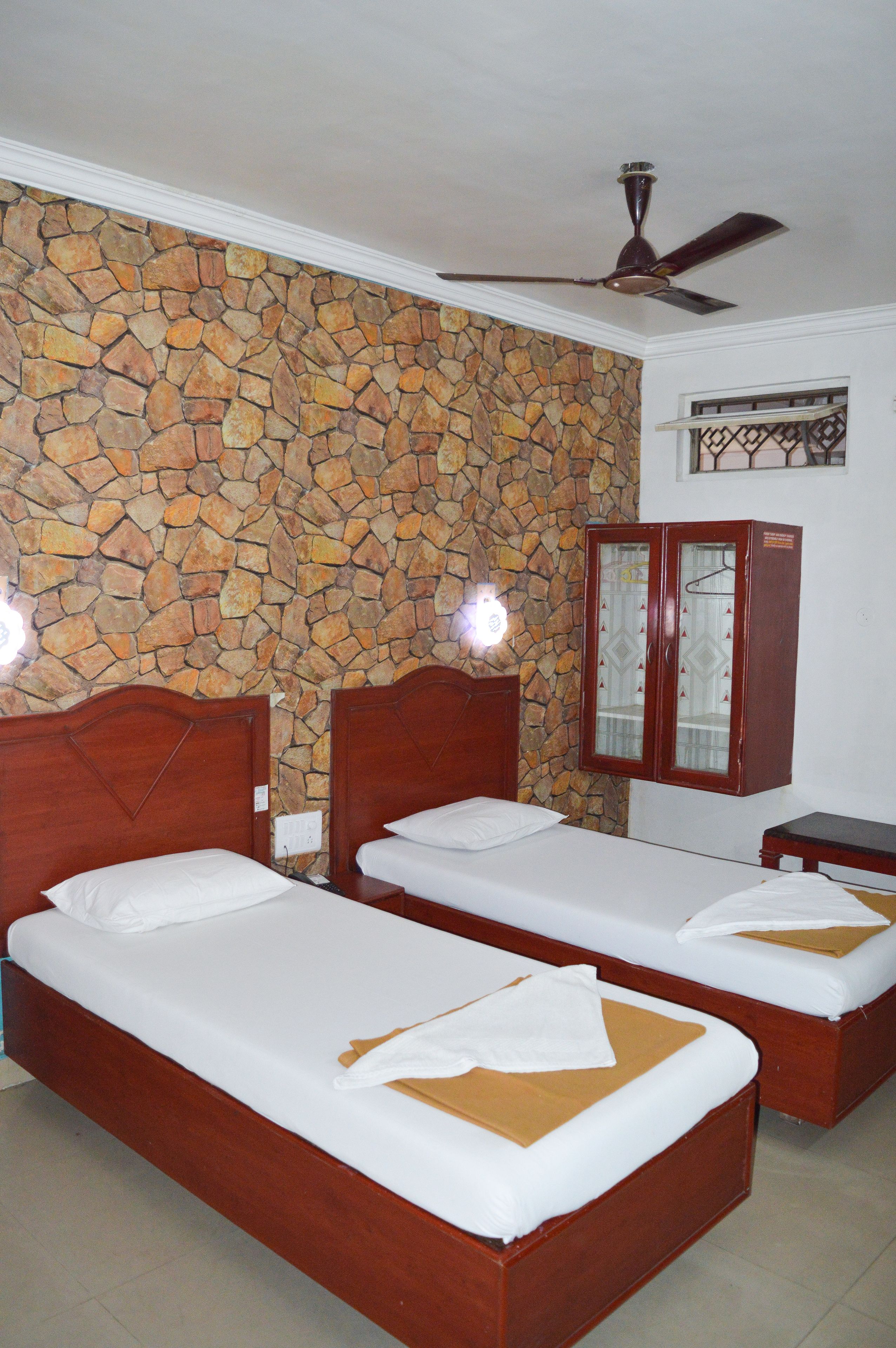 Deluxe Double Non A/C | Rollaway beds, free WiFi