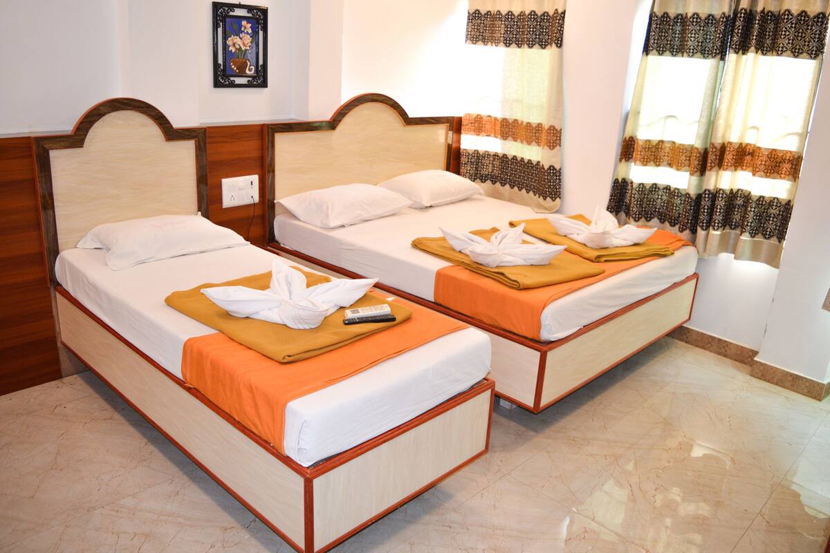 Rollaway beds, free WiFi